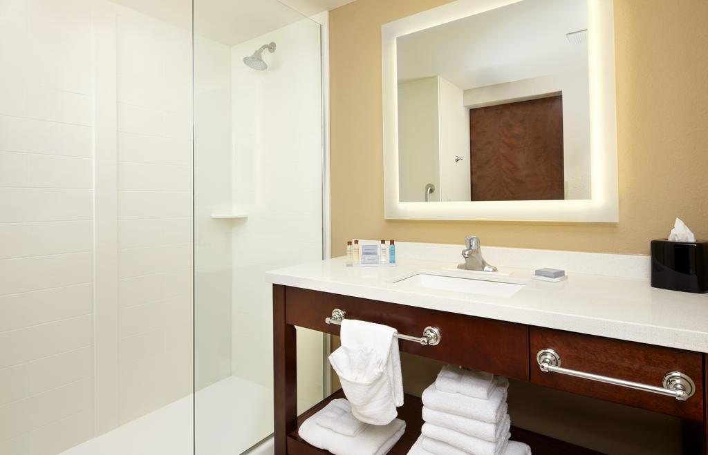 ฮอว์ทอร์น สวีท บาย วินด์แฮม วีลลิง ไทรอาเดลเฟีย แอต ไฮแลนด์ส Hotel Triadelphia ภายนอก รูปภาพ